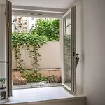 Apartamento Quiet In The Center With Own Terrace
