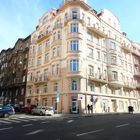 Appartement Quiet In The Center With Own Terrace *