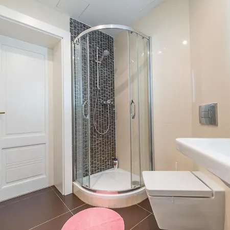 Quiet In The Center With Own Terrace Appartement *